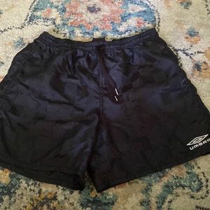 Black checkered shorts❤️